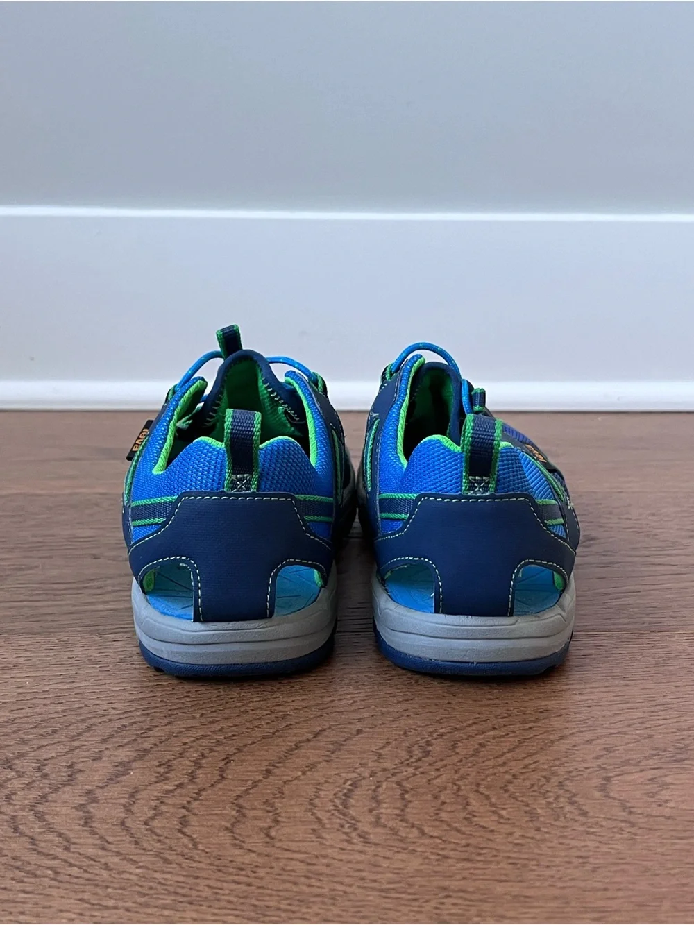 TEVA Boys Manatee Summer Outdoor Sandals Size 4 Blue Green Slip On Water Shoes